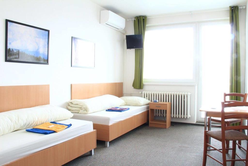 Hostel Narva Bratislava Eksteriør billede